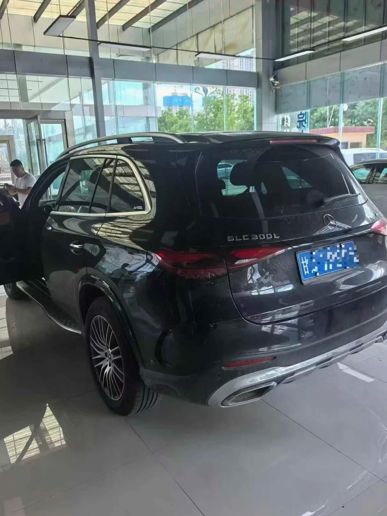奔驰GLC 正面外观二