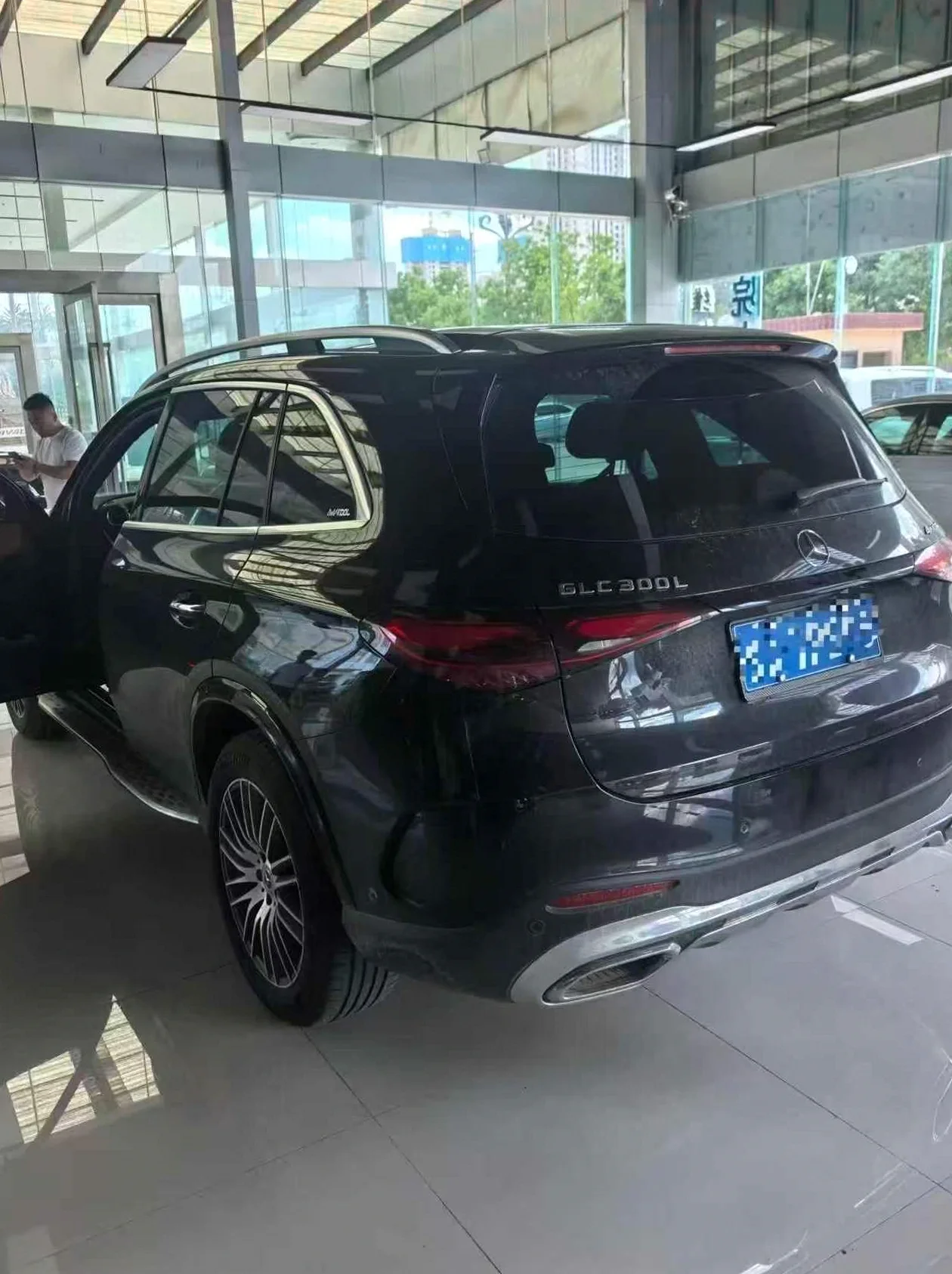 奔驰GLC 后面外观一