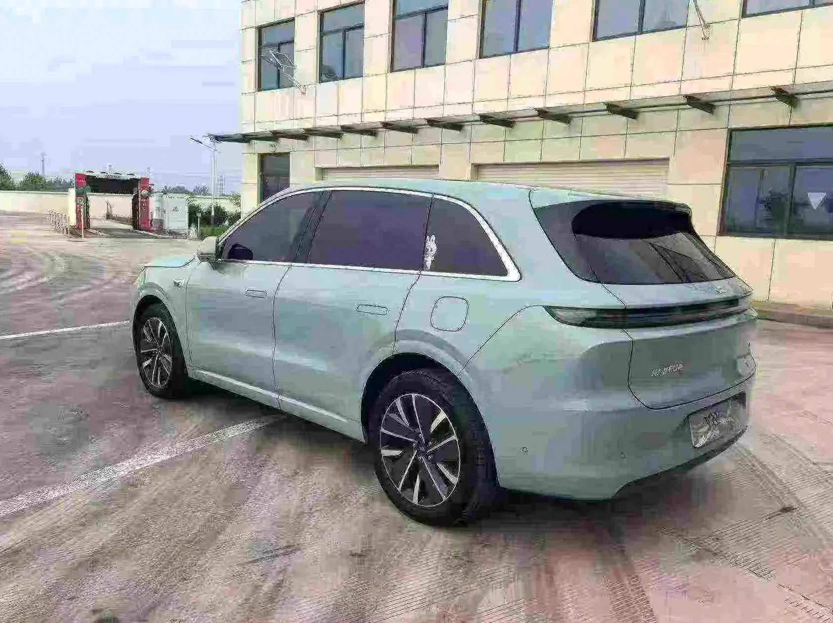 理想L6 正面外观三