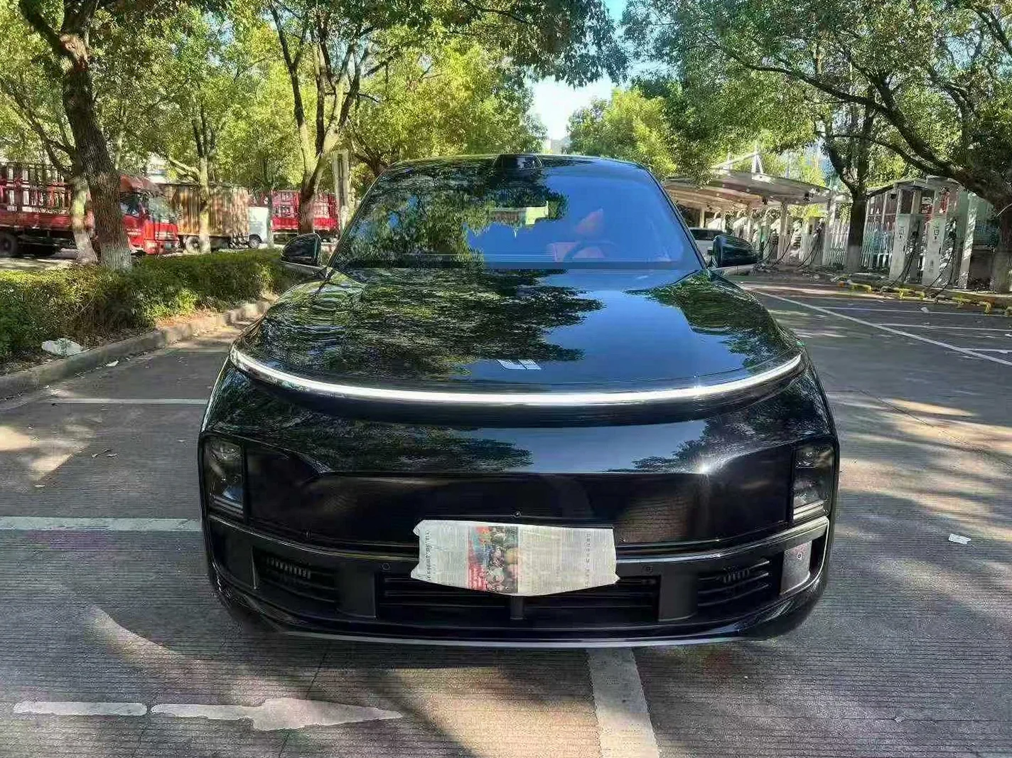 理想L8 正面外观二