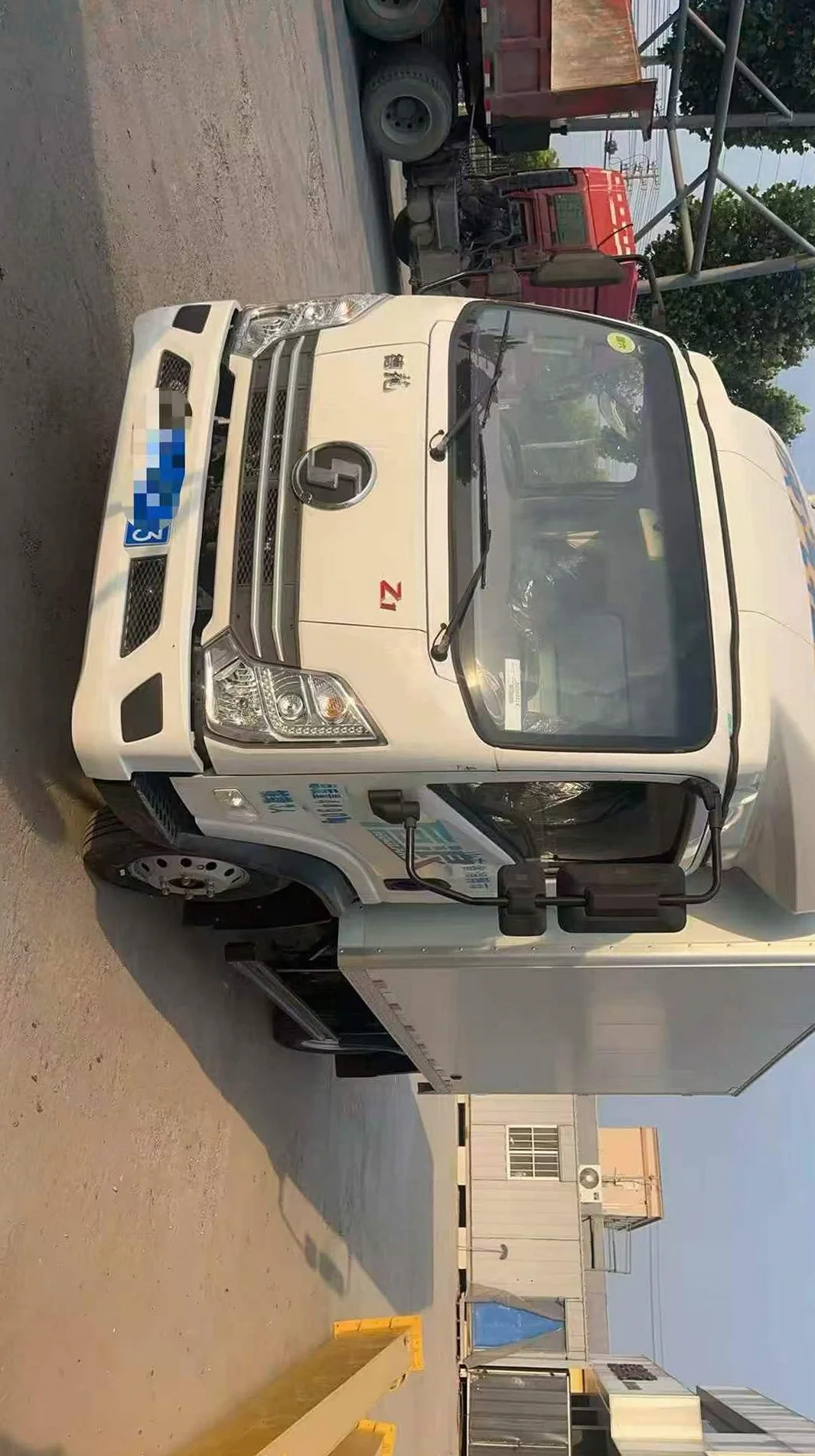 陕汽德龙 后面外观二