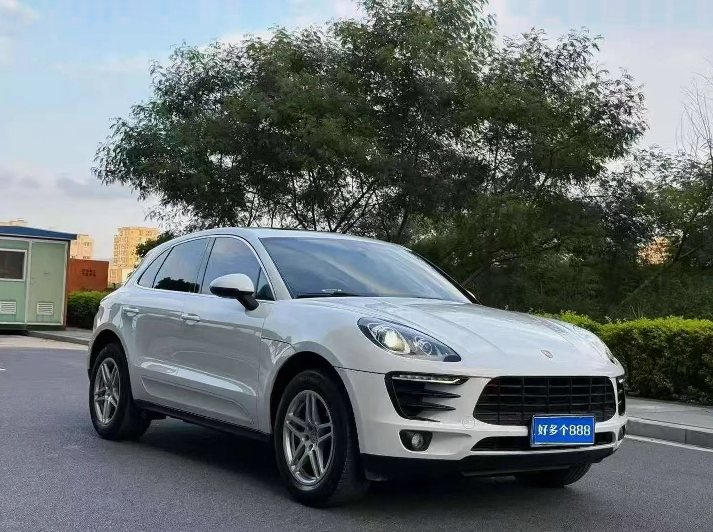 保时捷Macan 正面外观三