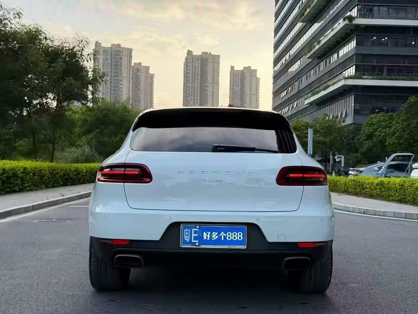 保时捷Macan 后面外观二