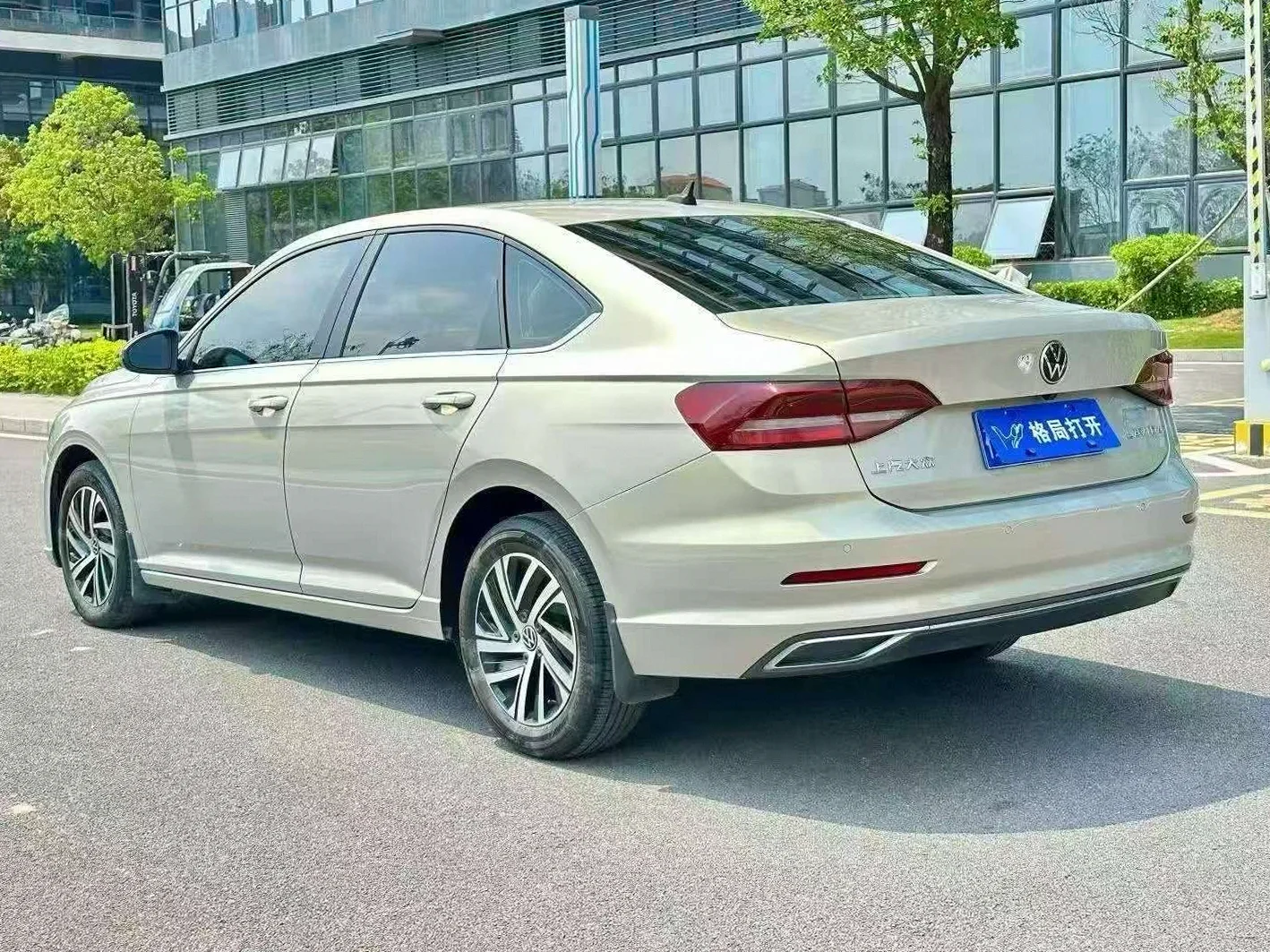 大众朗逸 后面外观一