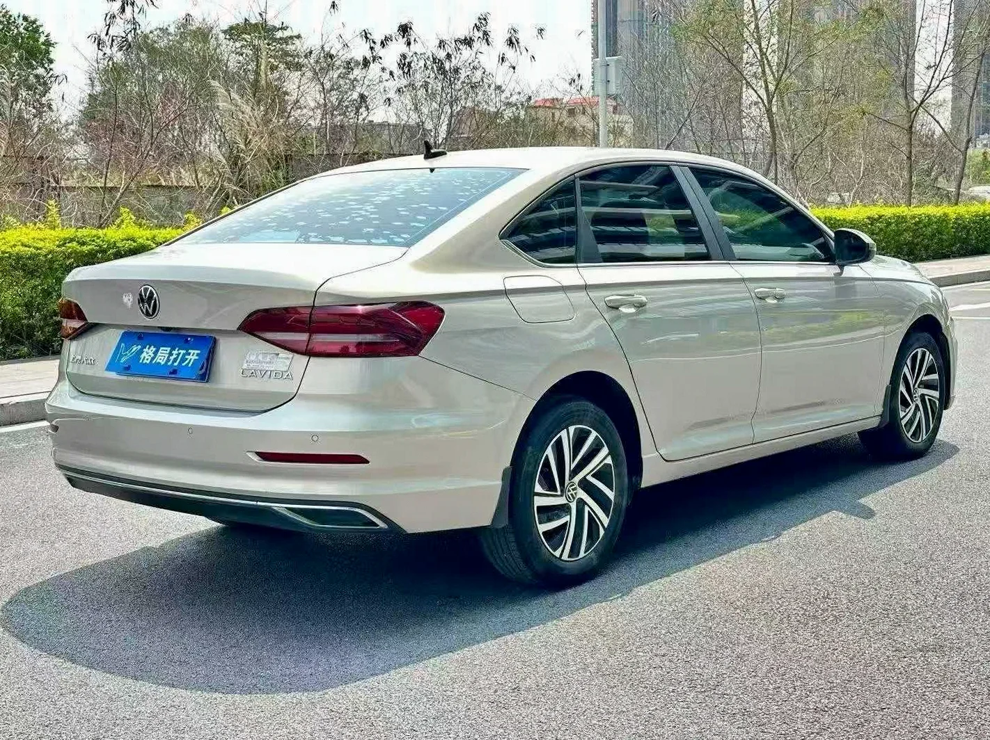 大众朗逸 后面外观三