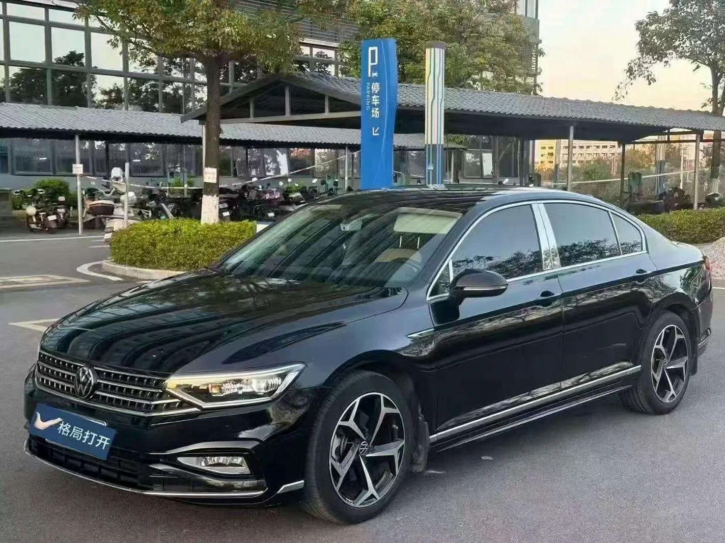 大众迈腾 正面外观三
