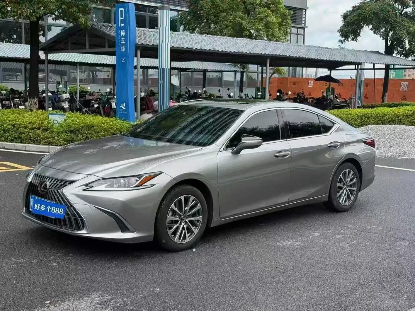 23款雷克萨斯ES200卓越版