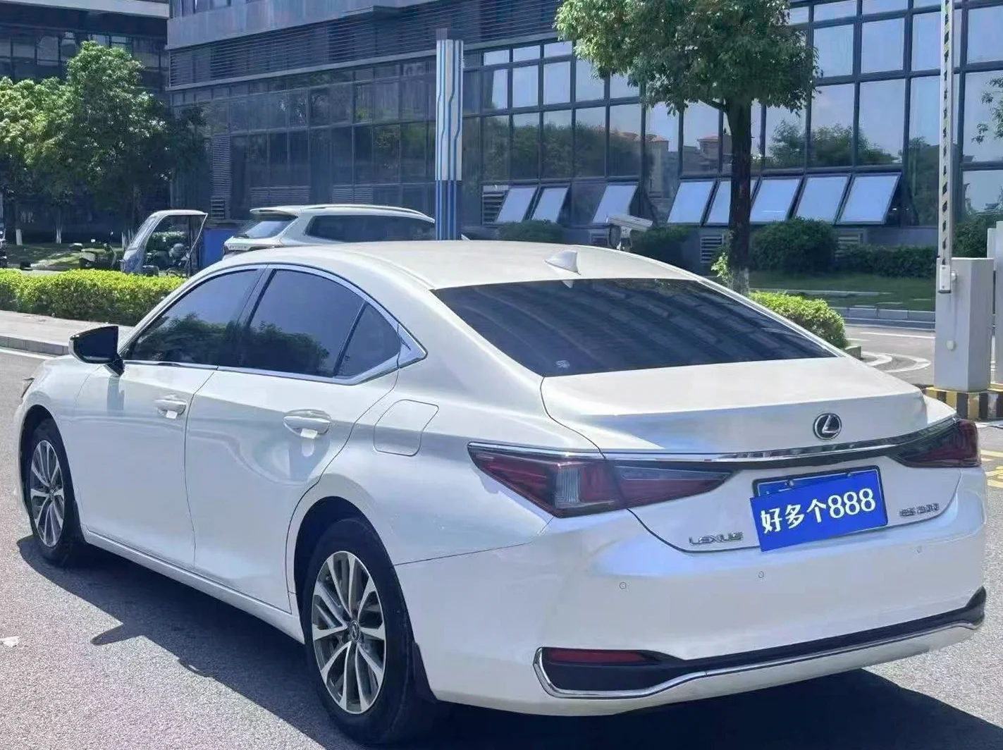 雷克萨斯ES 驾驶室