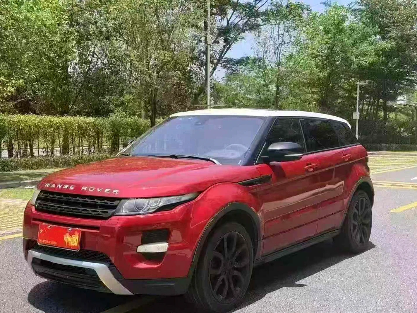 路虎极光 正面外观三