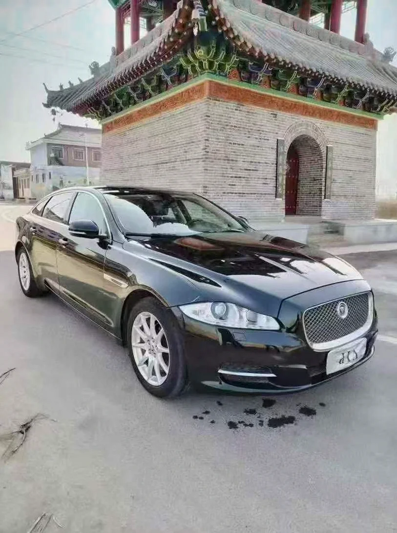捷豹XJL 正面外观三