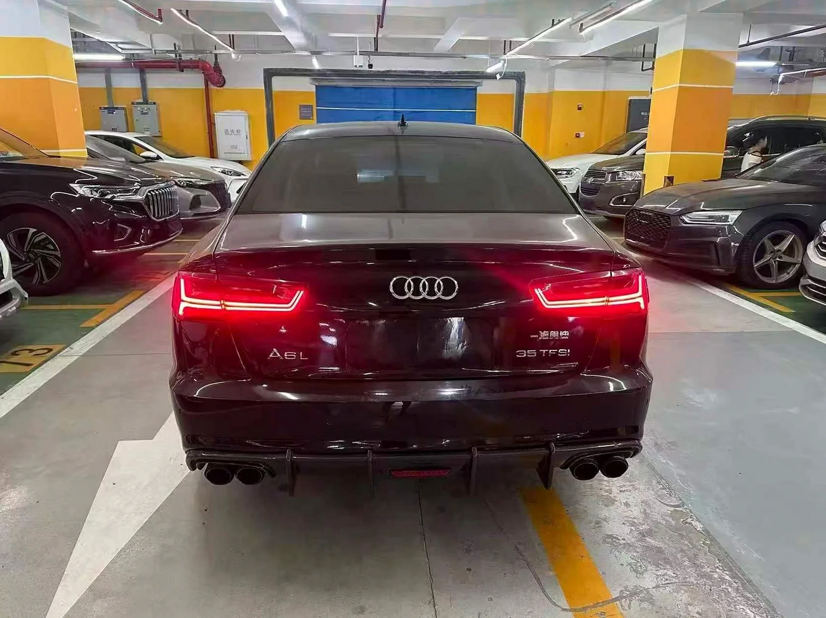 奥迪A6L 内饰后排