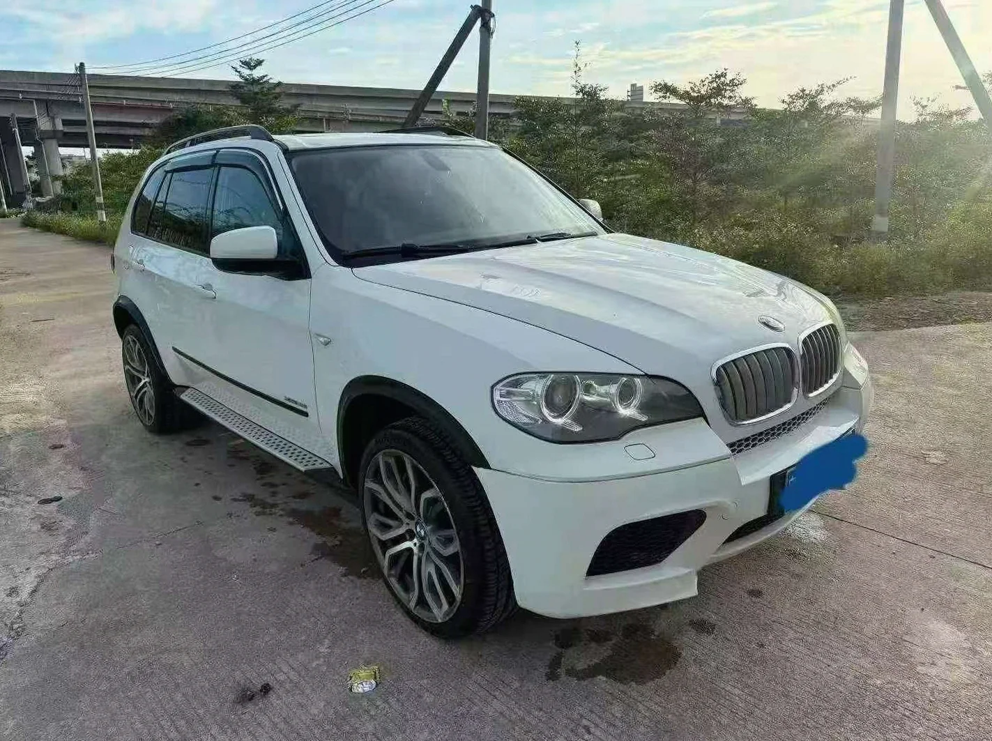 宝马X5 正面外观二