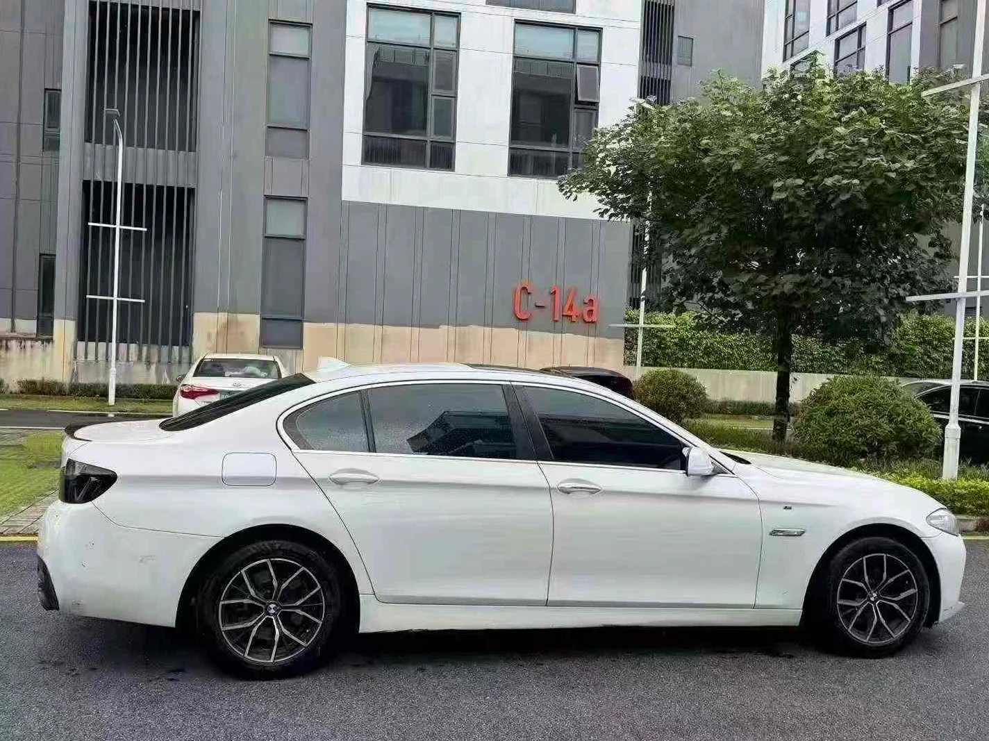 宝马5系 后面外观三