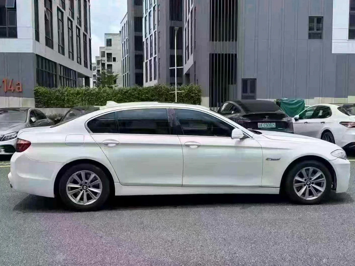 宝马5系 后面外观三