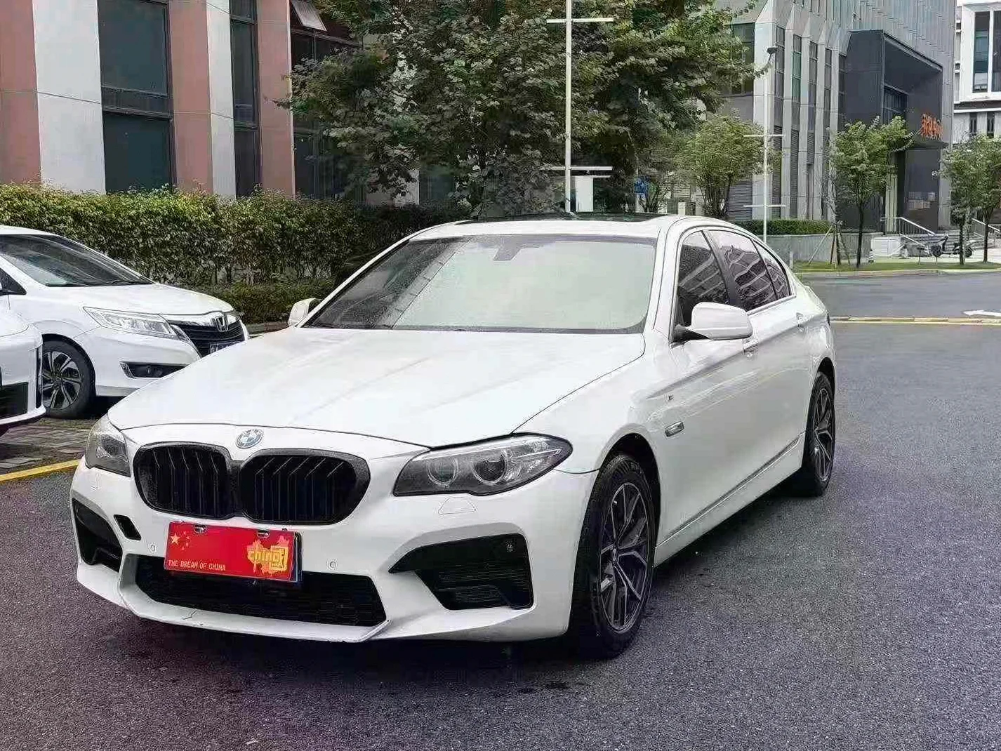 宝马5系 正面外观三