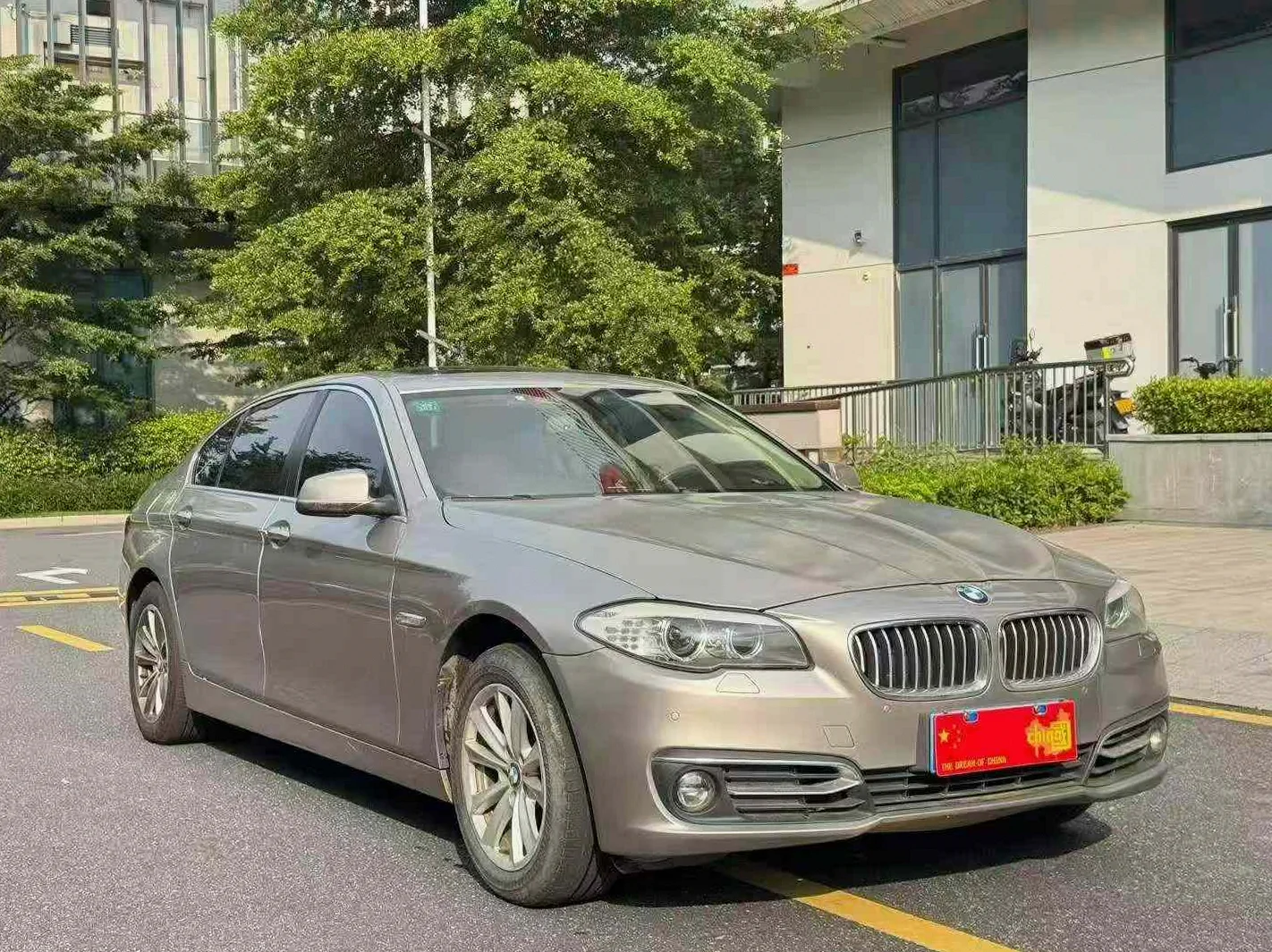 宝马5系 正面外观二