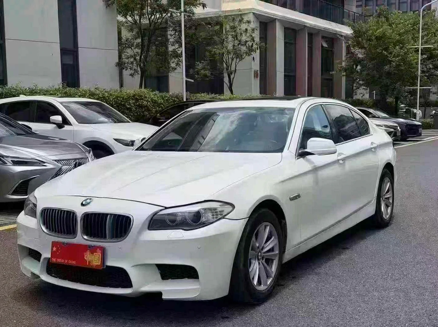 宝马5系 正面外观三
