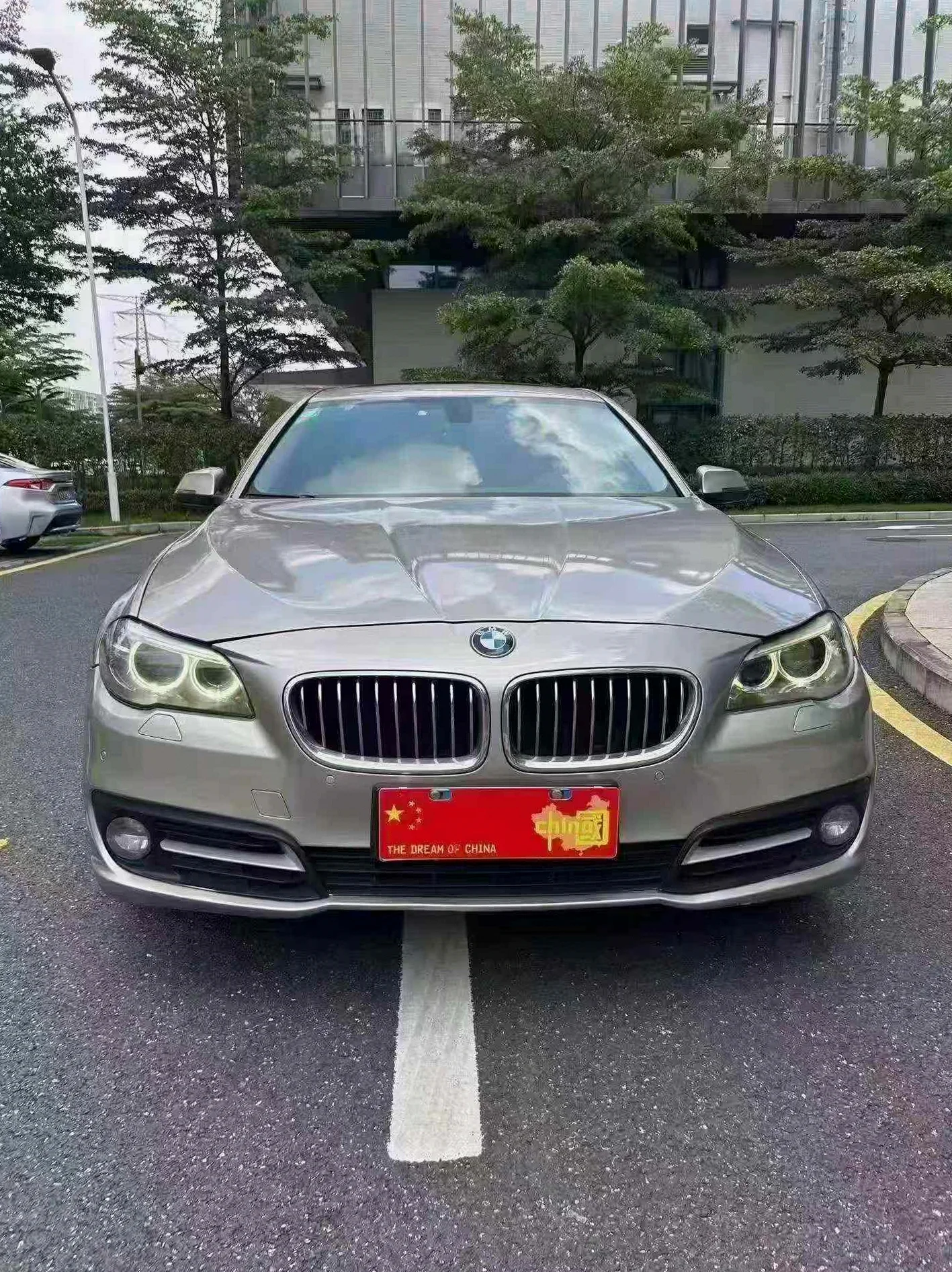 宝马5系 正面外观二