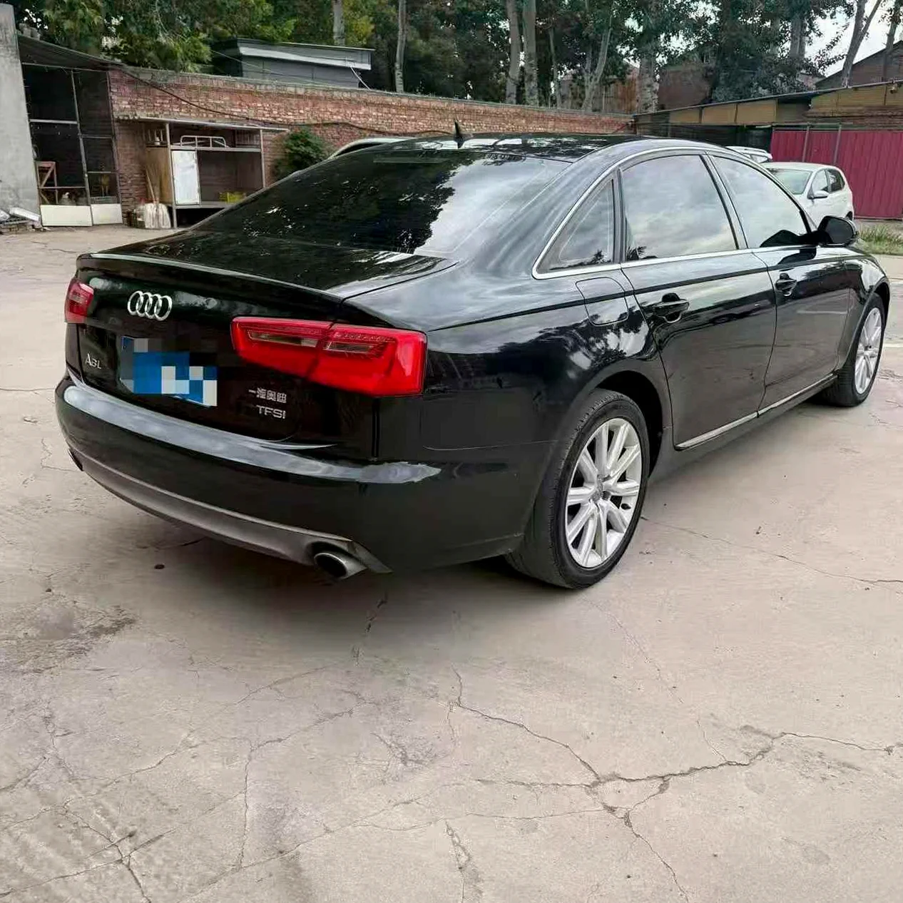 奥迪A6L 后面外观一