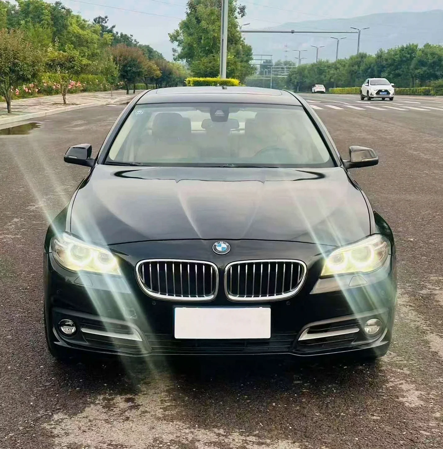 宝马5系 正面外观二