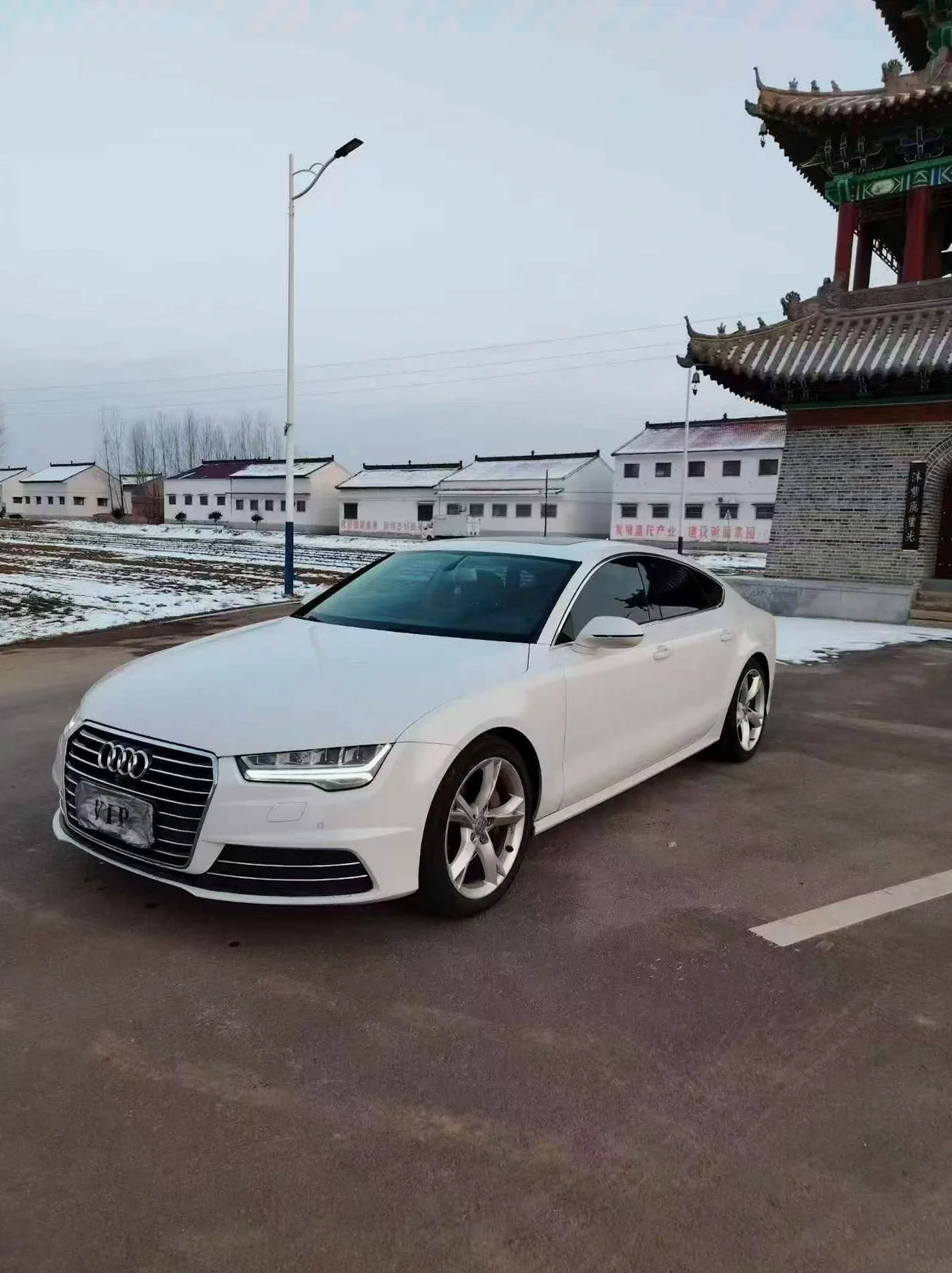 奥迪A7L 正面外观三