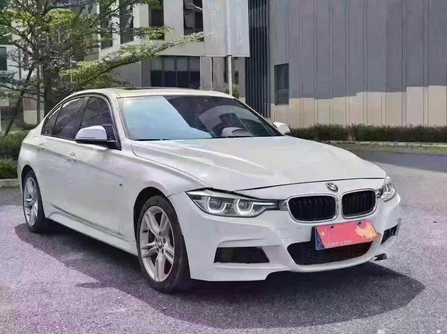 宝马3系 正面外观三