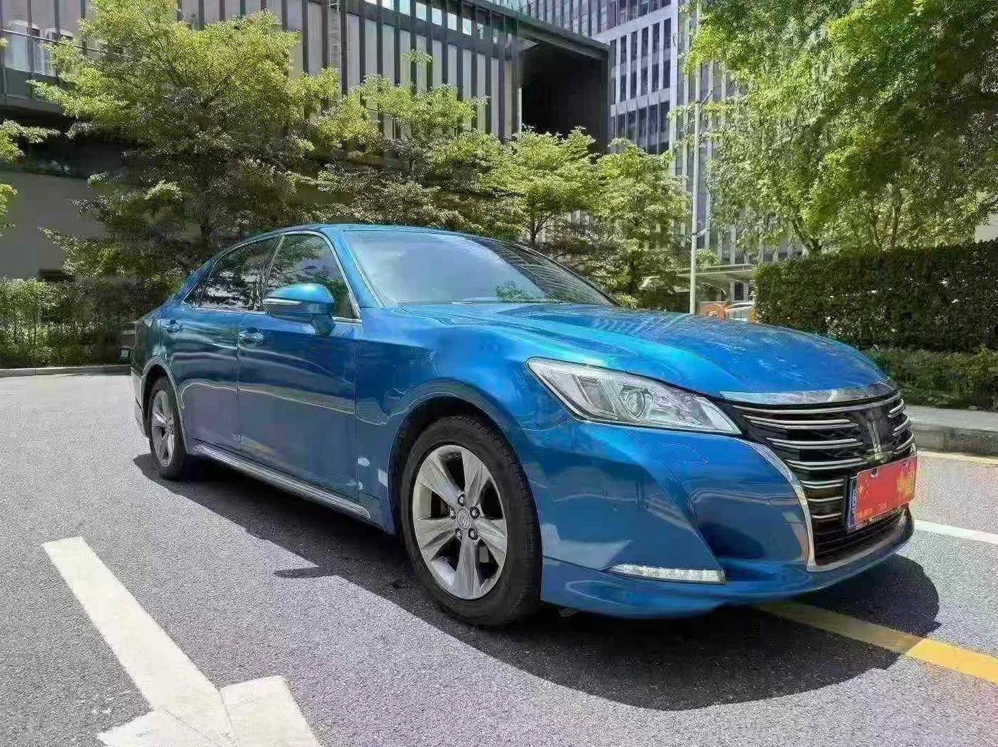 丰田皇冠 正面外观三