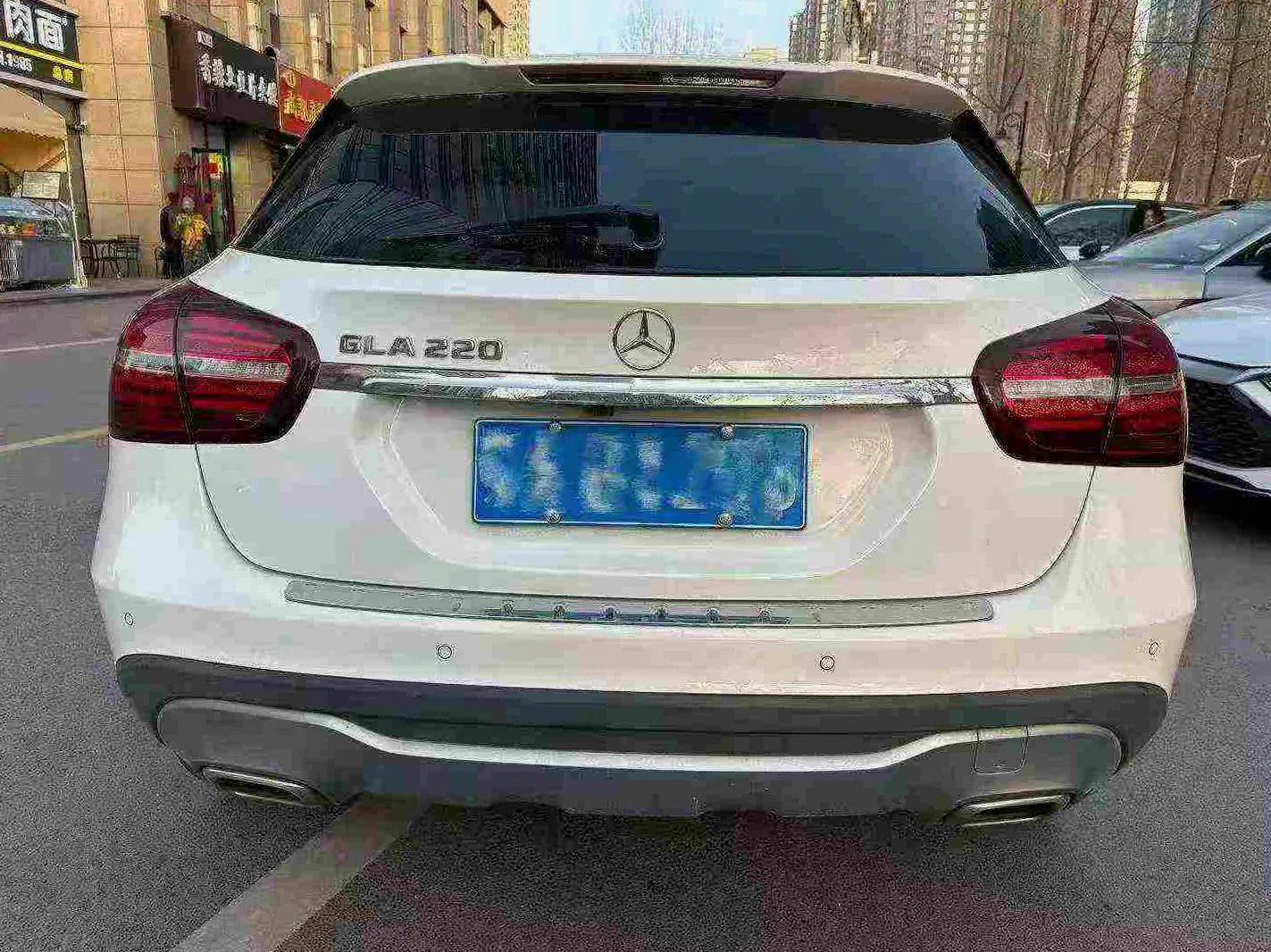 奔驰GLA 后面外观二