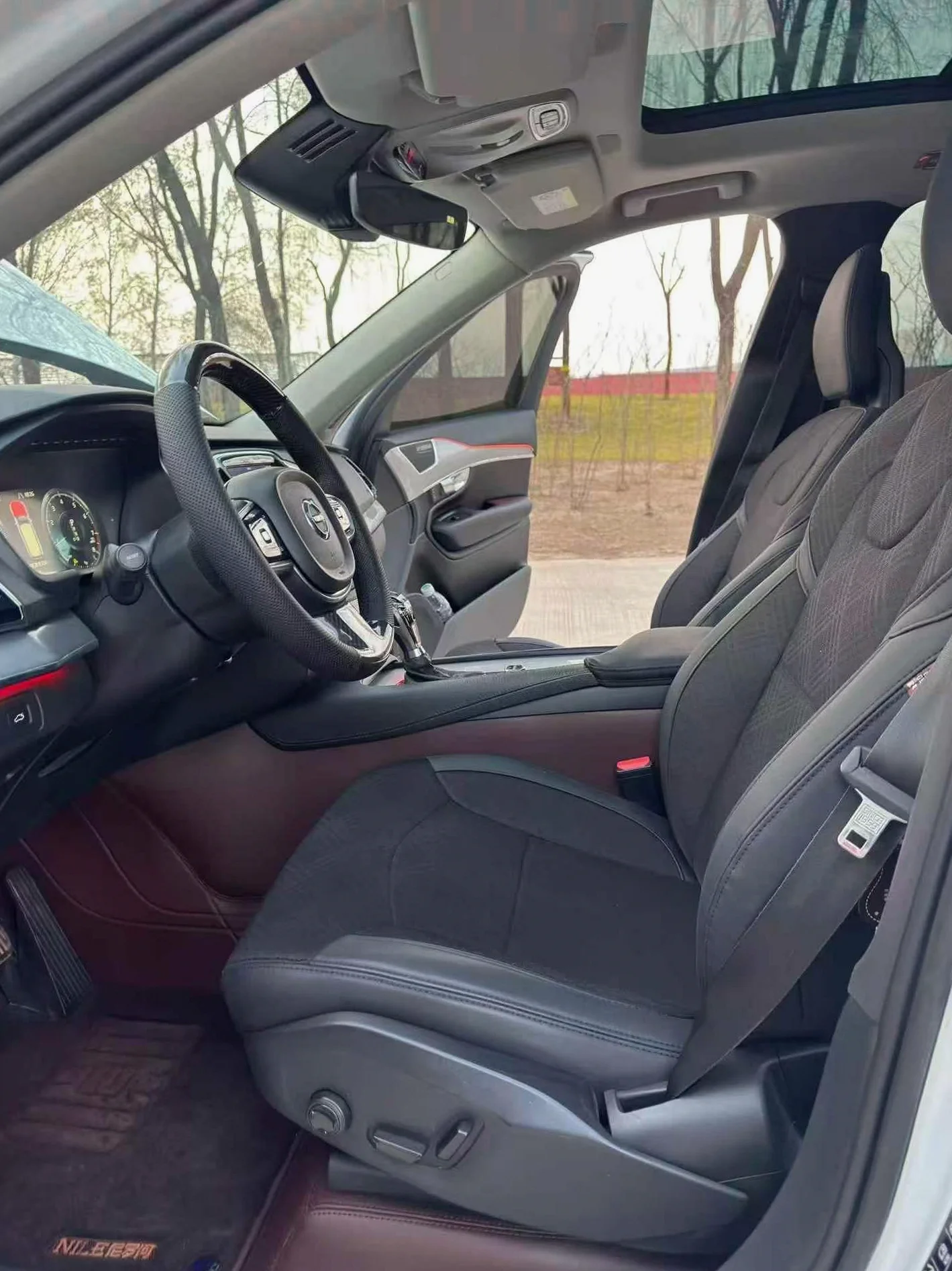 沃尔沃XC90 驾驶室