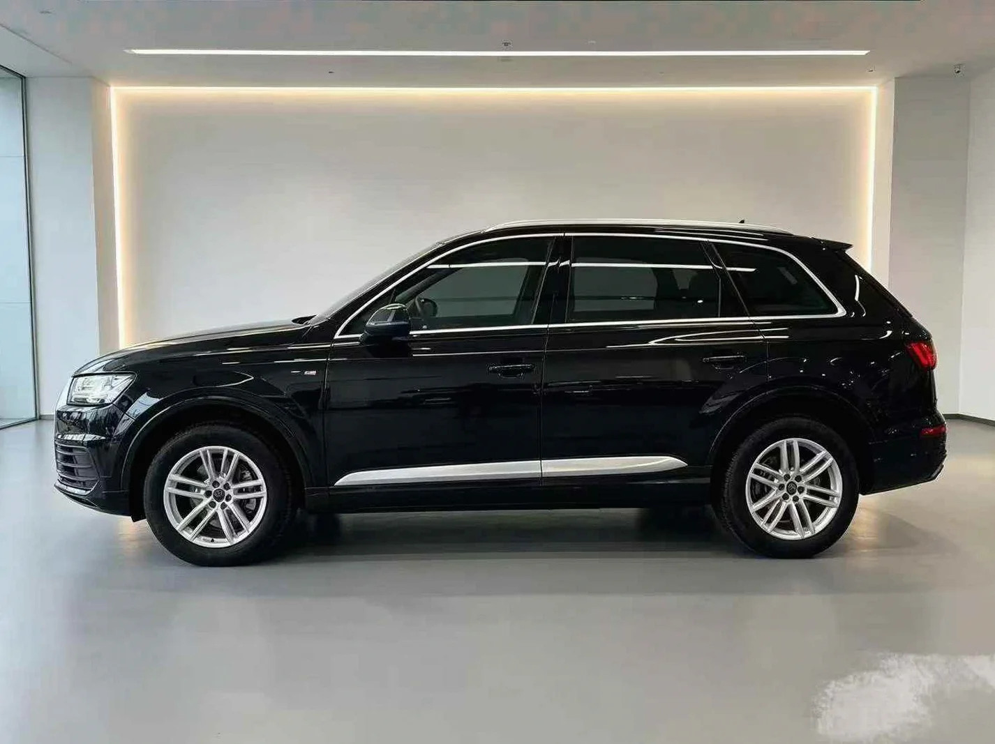奥迪Q7 正面外观二