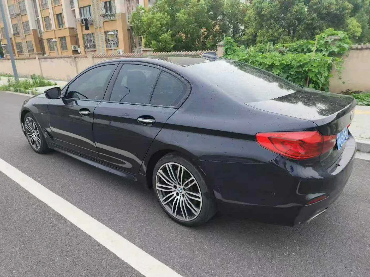 宝马5系 后面外观三