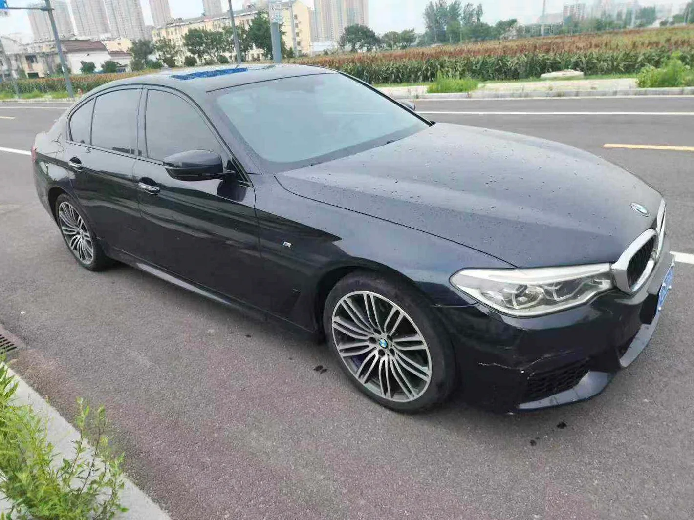 宝马5系 正面外观三