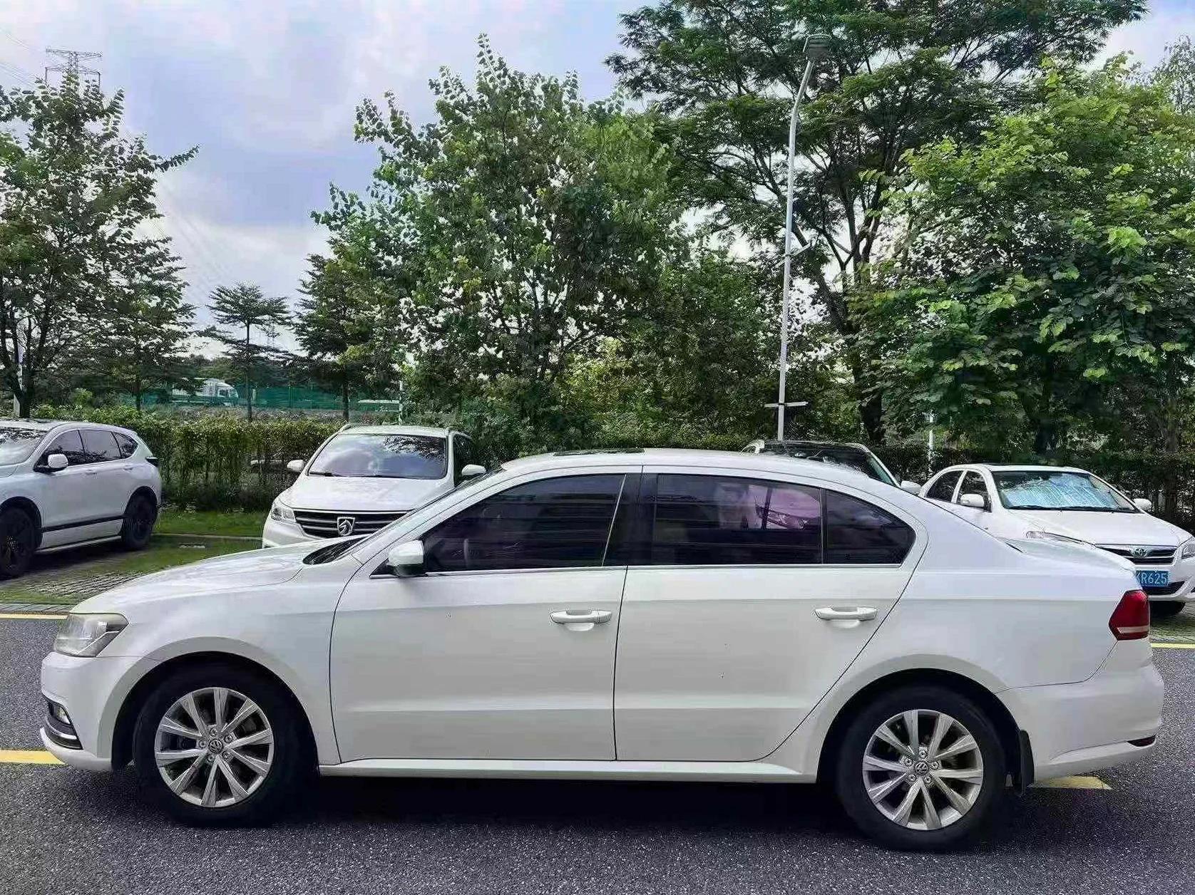大众朗逸 后面外观一