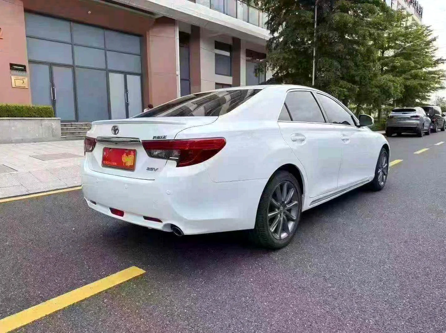 丰田锐志 驾驶室