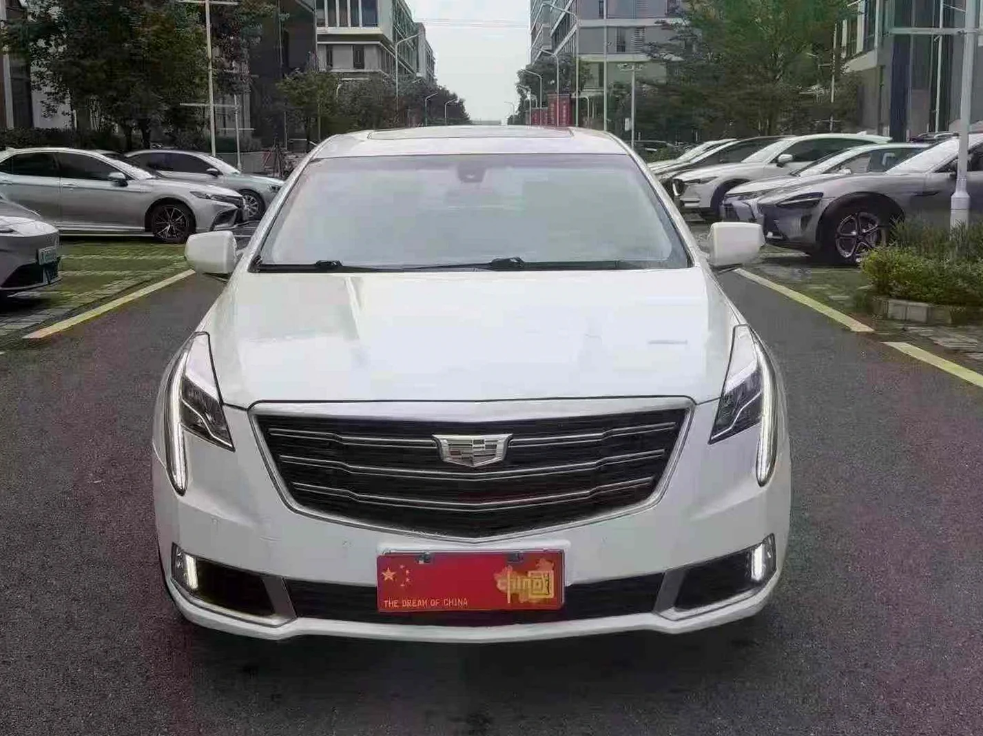 凯迪拉克XTS 正面外观二