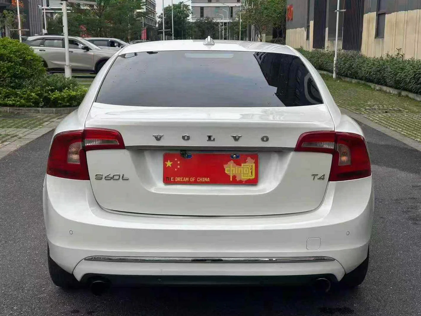 沃尔沃S60L 后面外观二