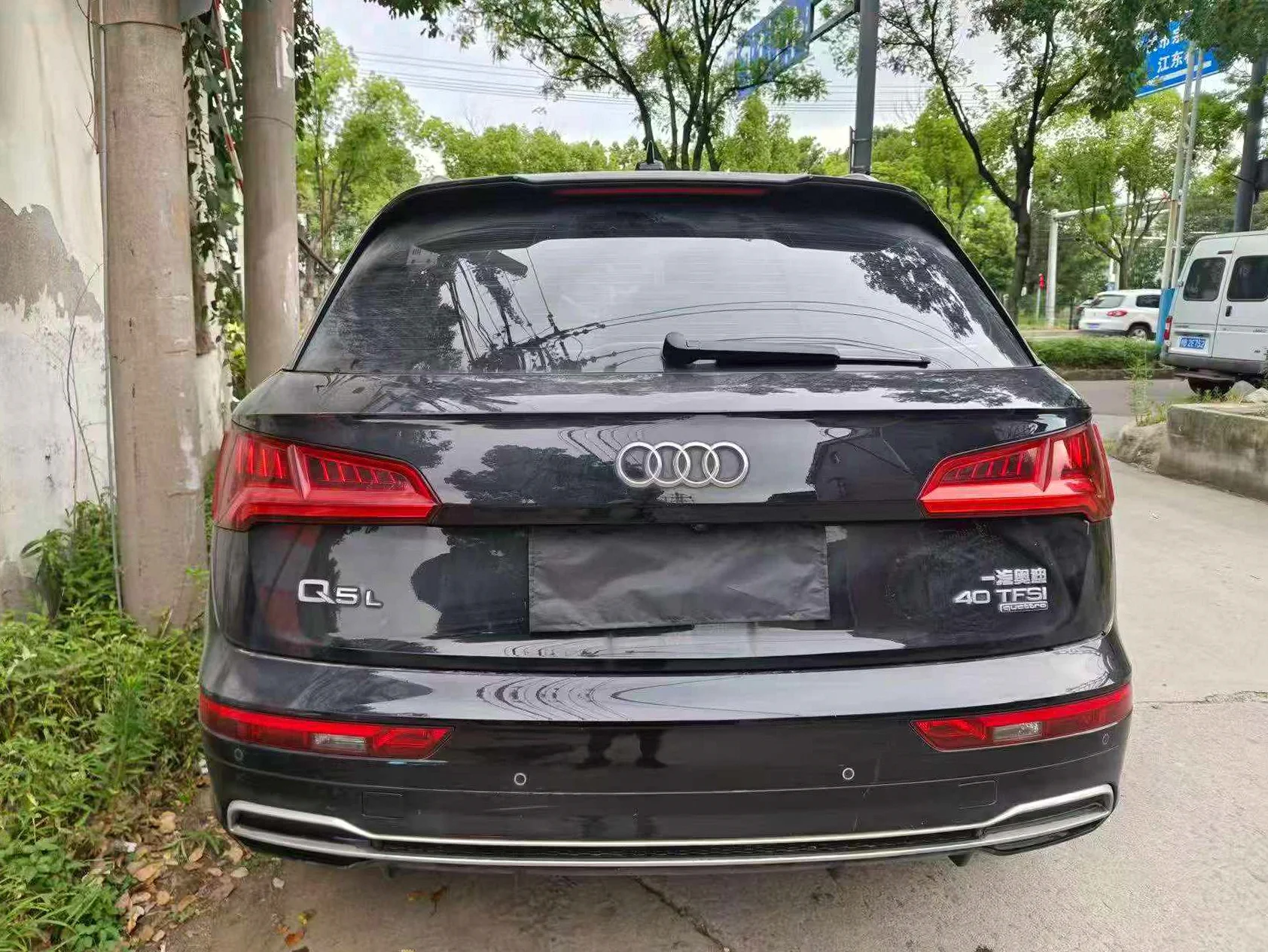奥迪Q5 后面外观一