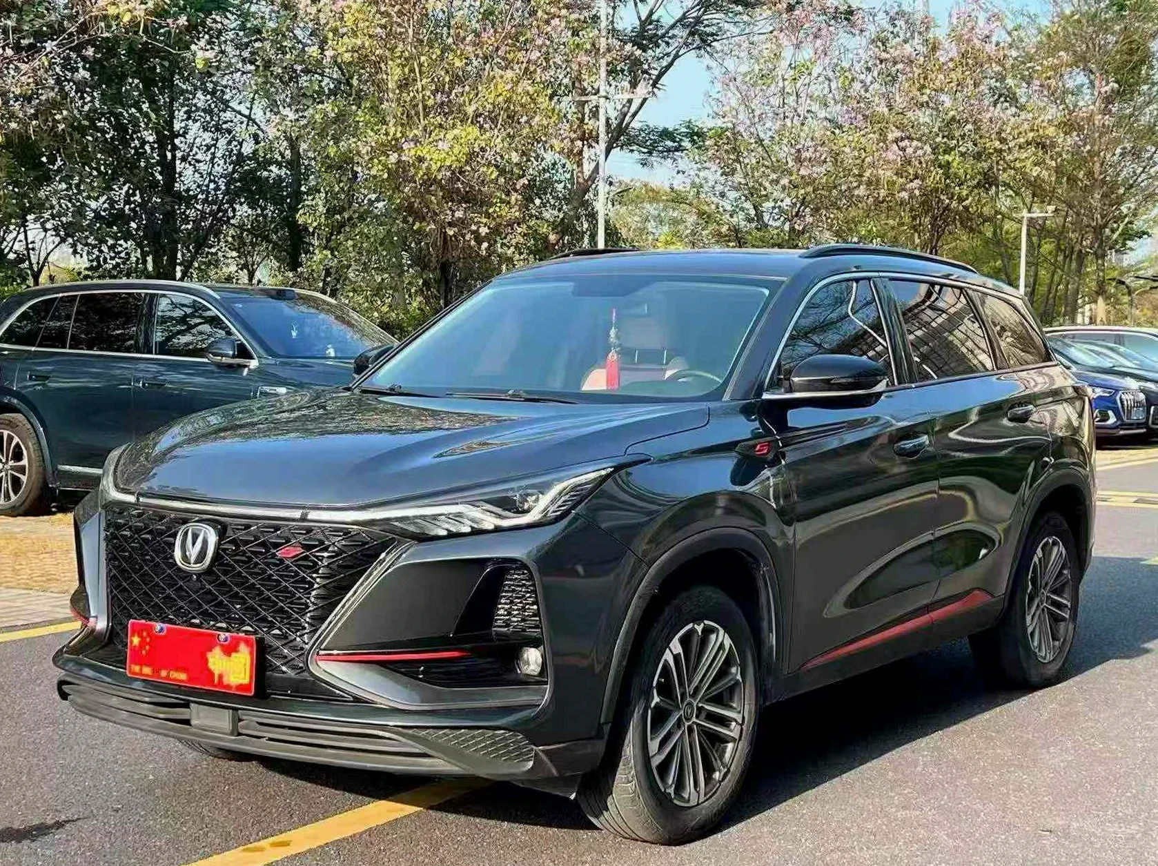 长安汽车CS75 正面外观三
