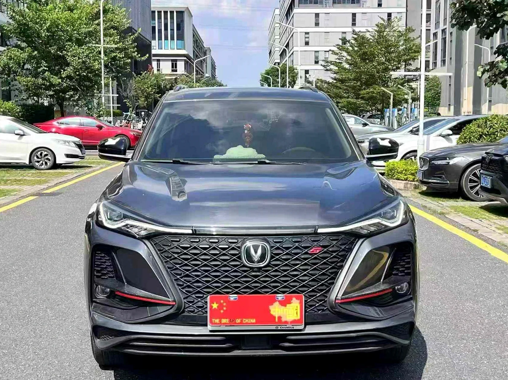 长安汽车CS75 正面外观二
