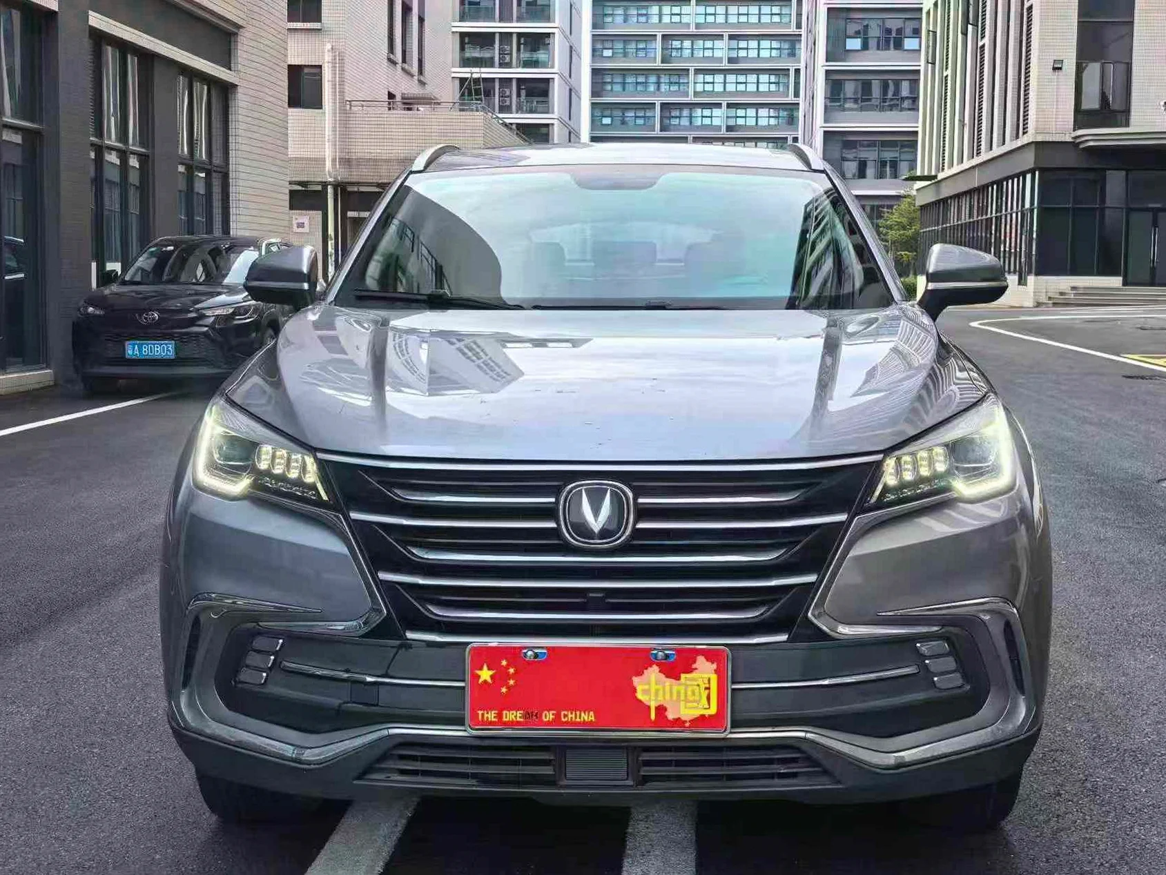 长安汽车CS85 正面外观二