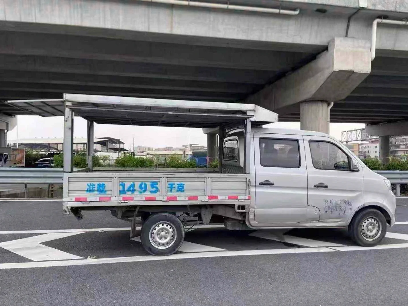 货车长安汽车跨越 后面外观三