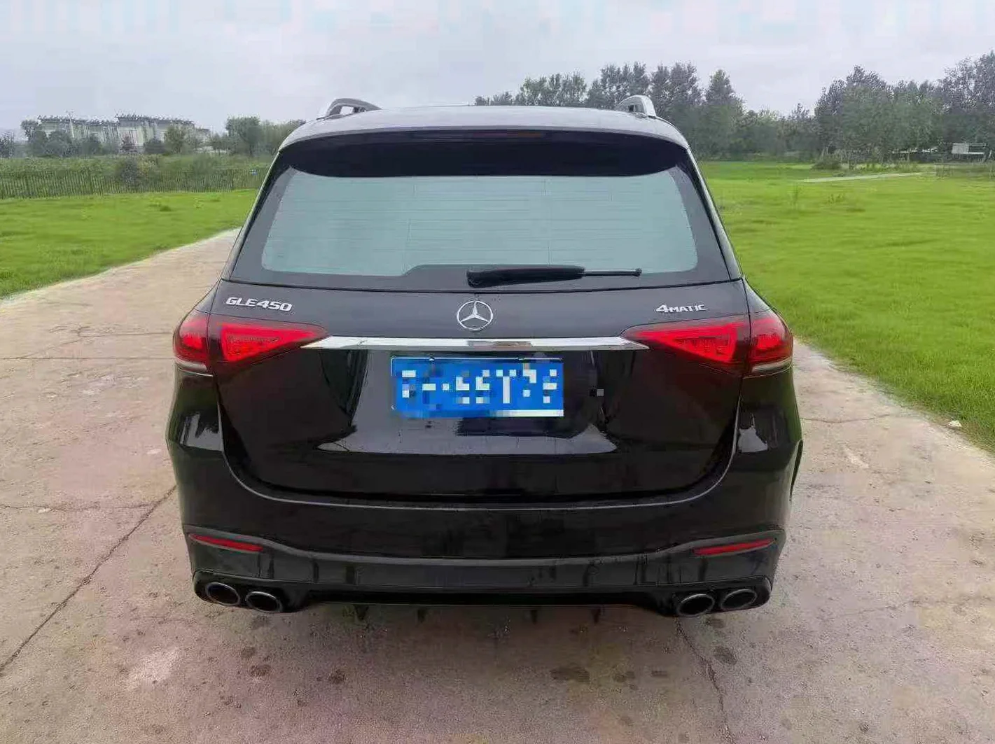 奔驰GLE 后面外观一
