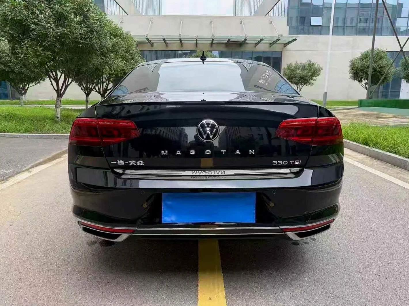 大众迈腾 后面外观一