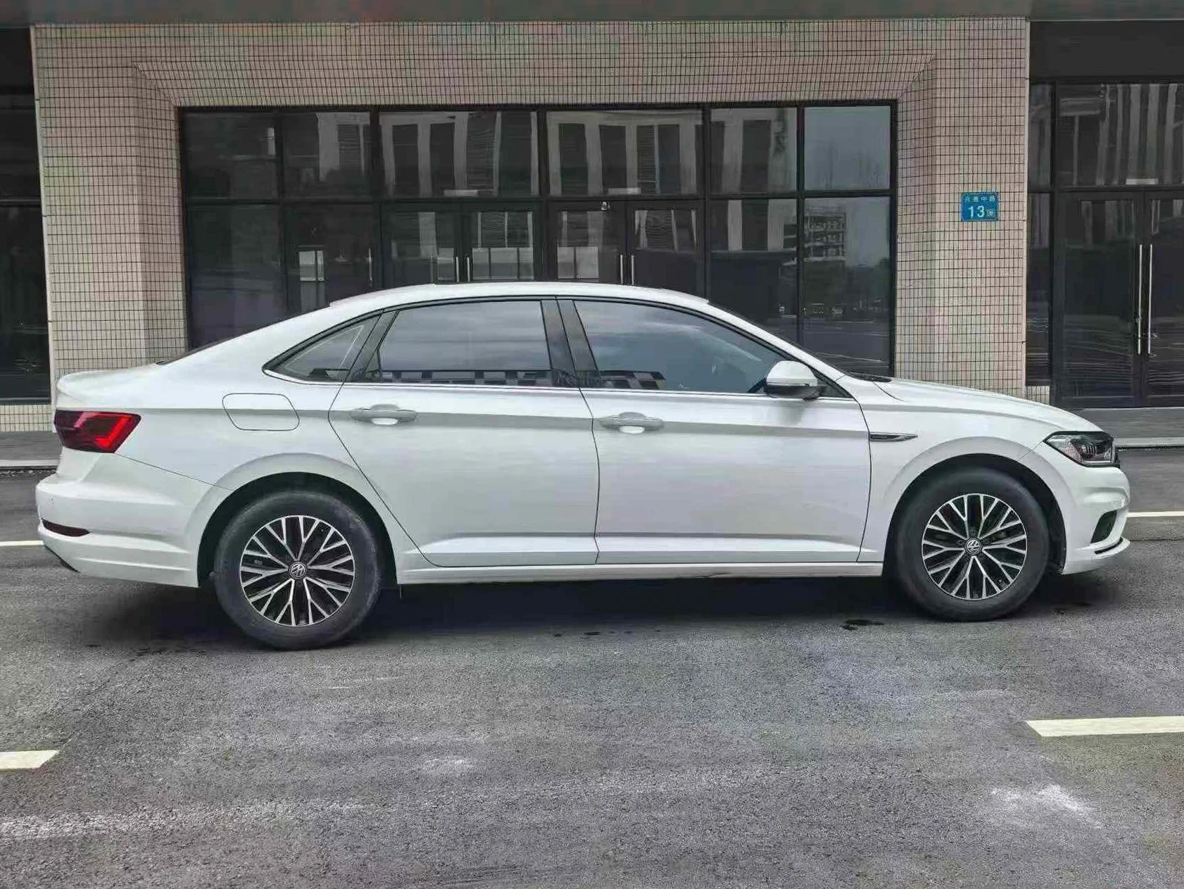大众速腾 后面外观一
