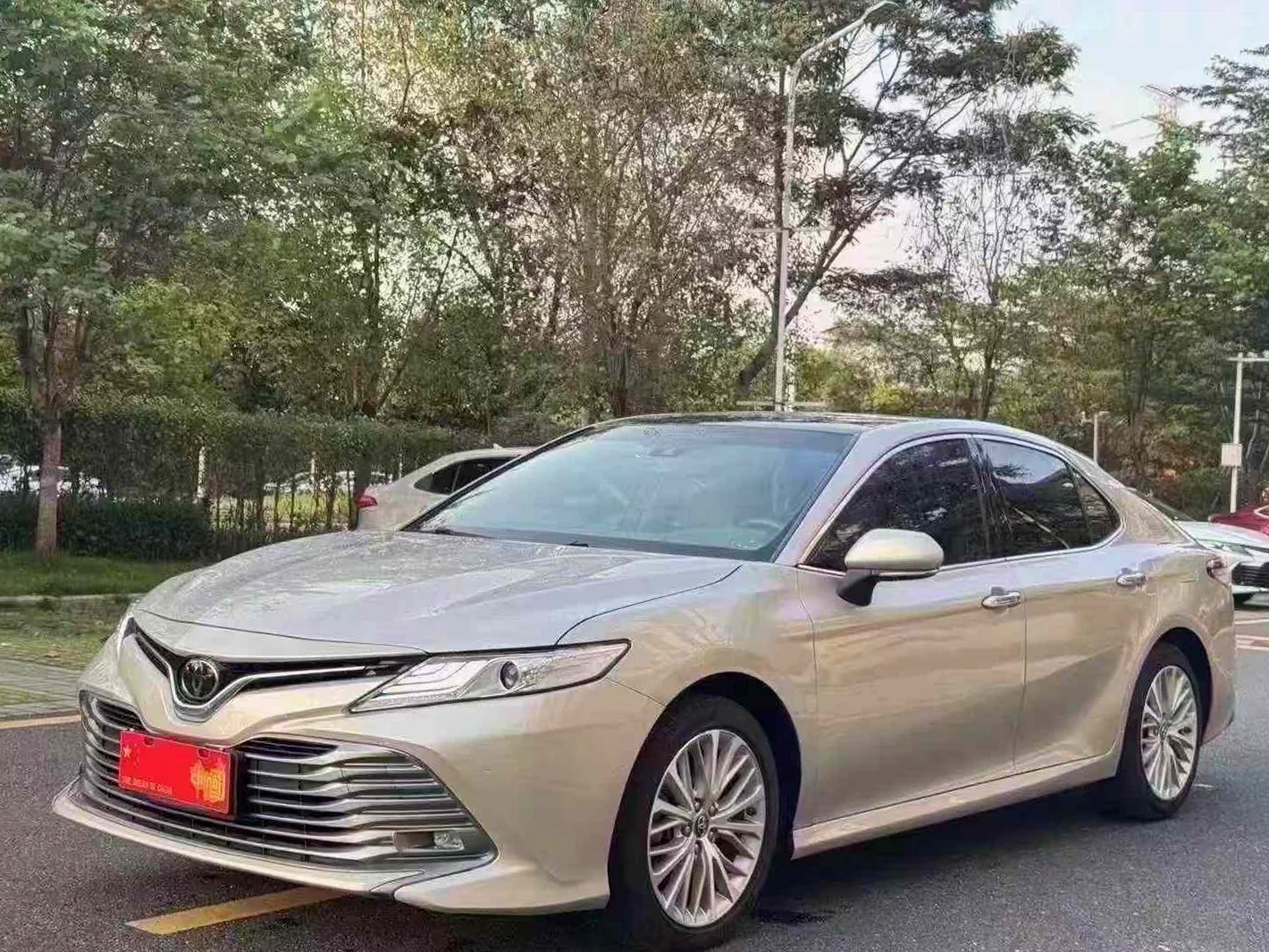 丰田凯美瑞 正面外观三