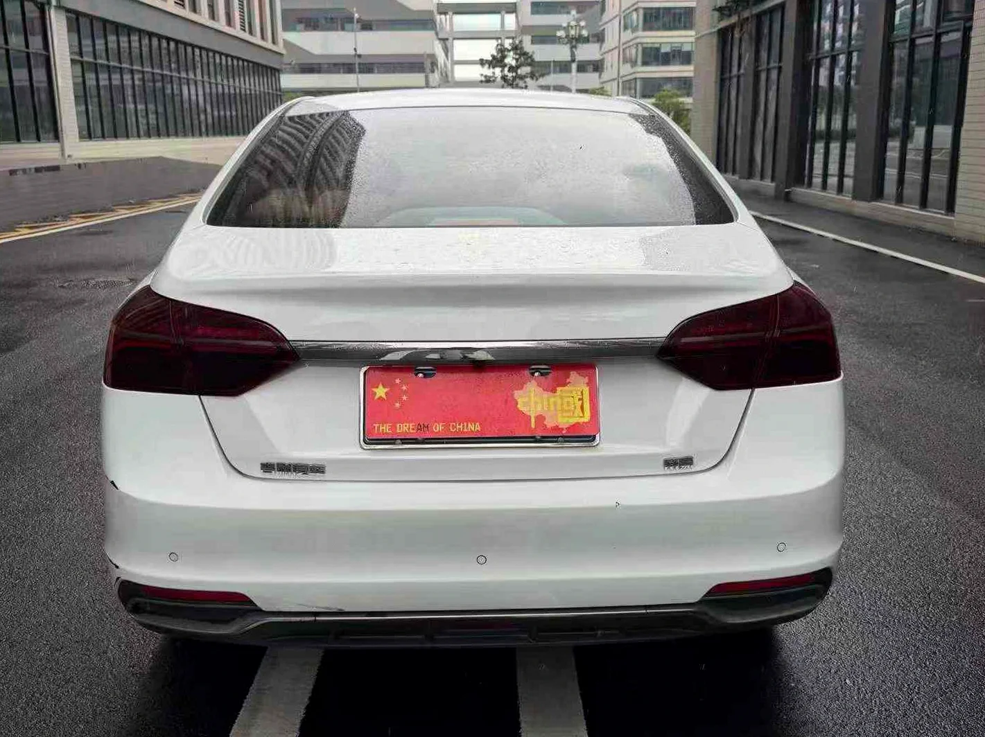 吉利帝豪 后面外观二
