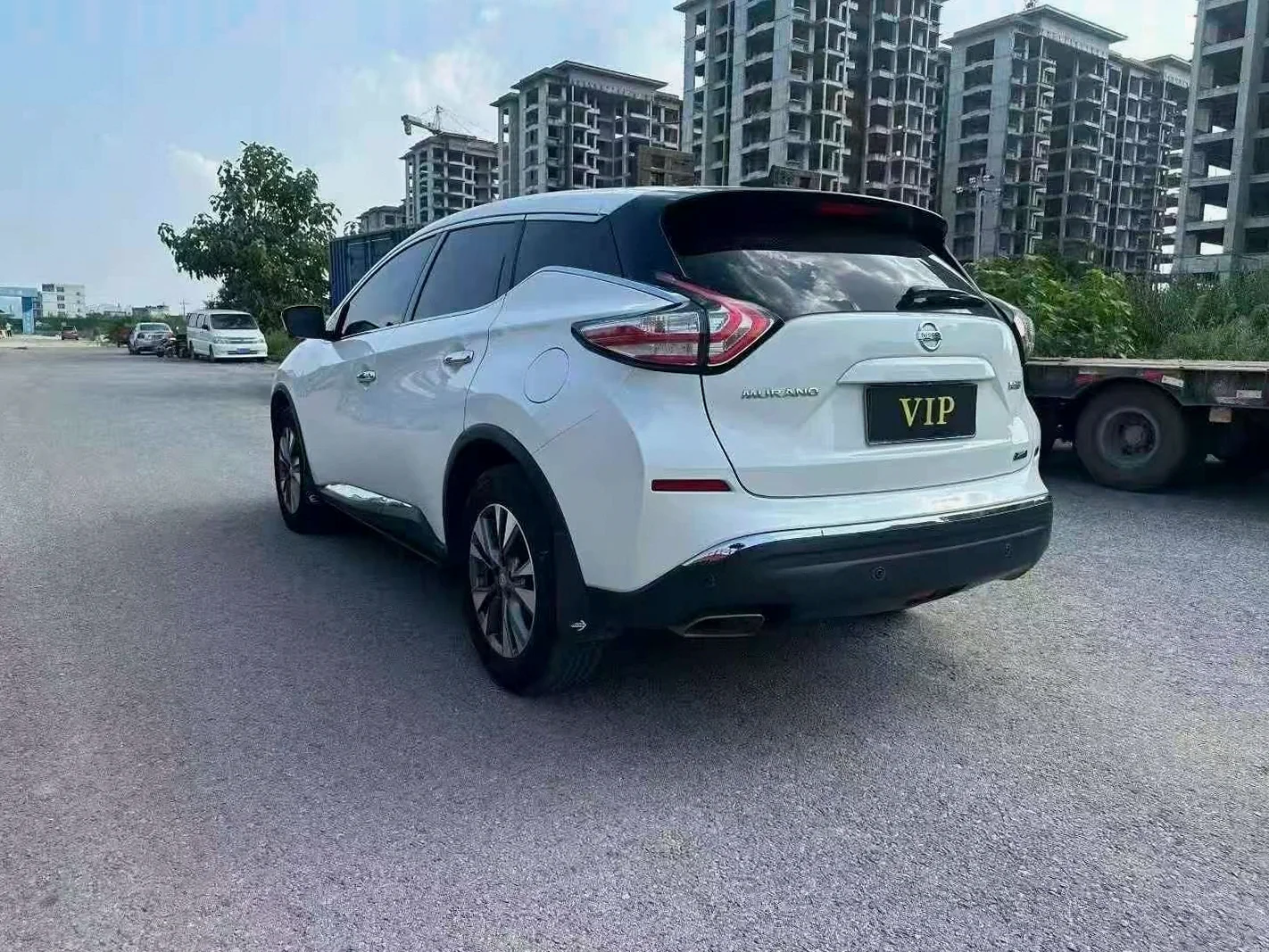 日产楼兰 后面外观一