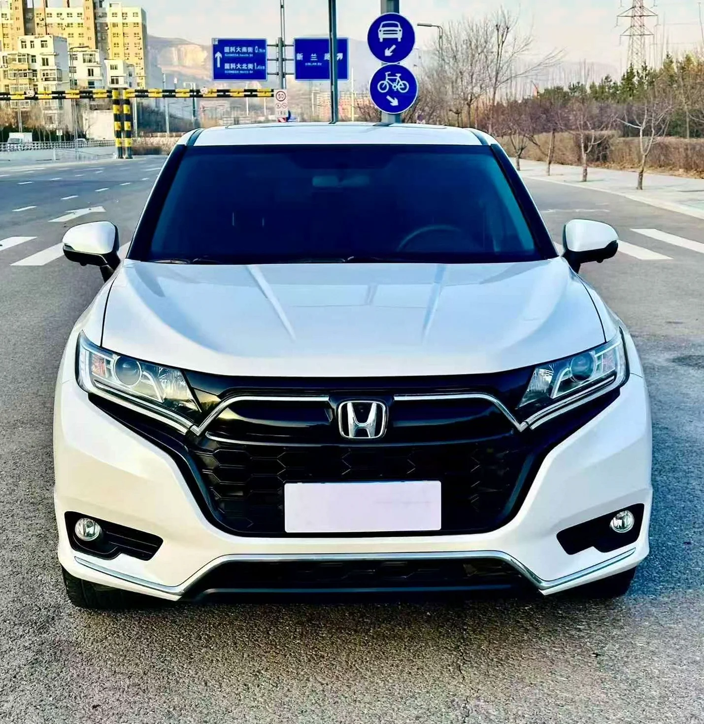 本田URV 正面外观二