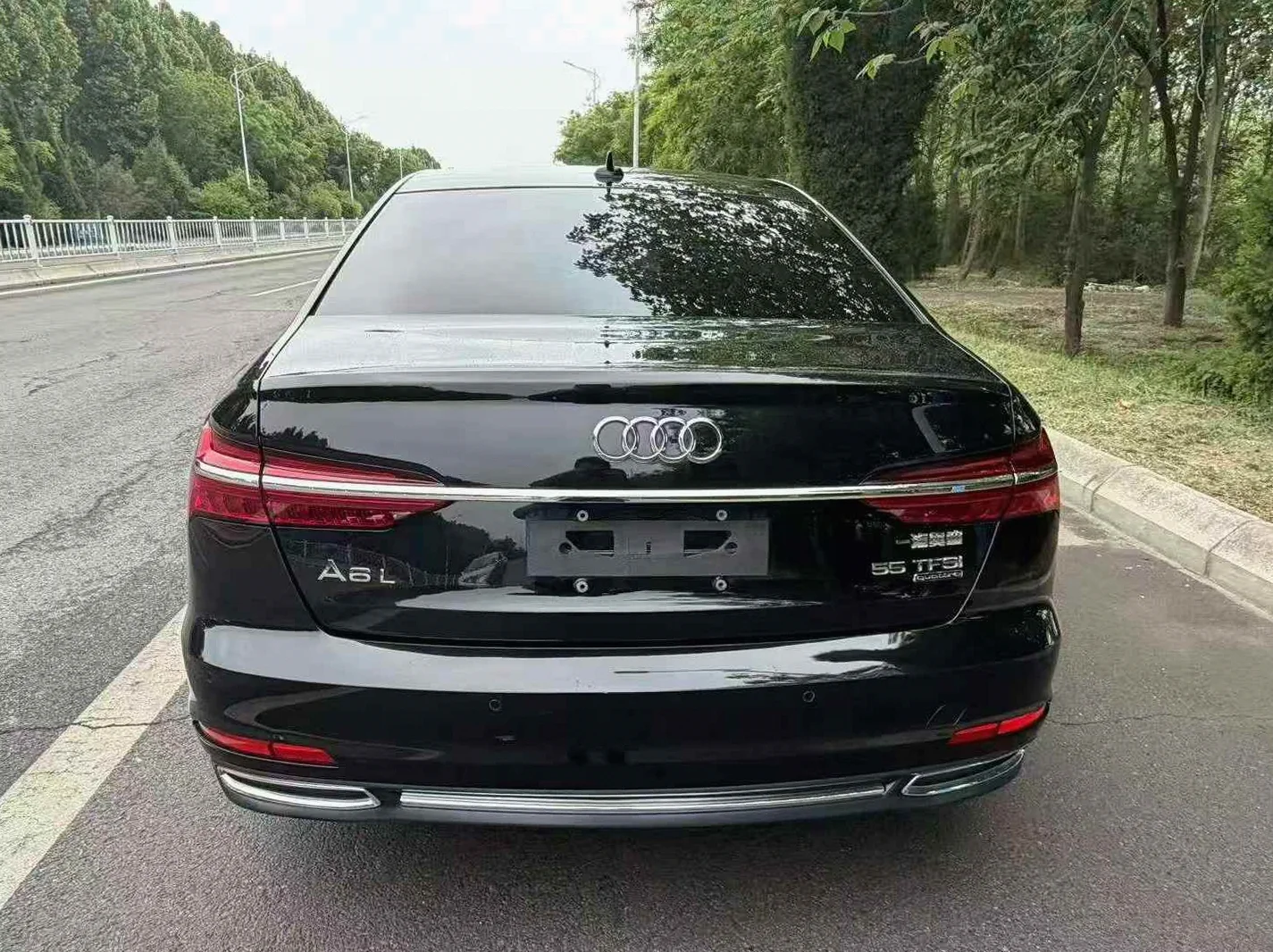 奥迪A6L 后面外观二
