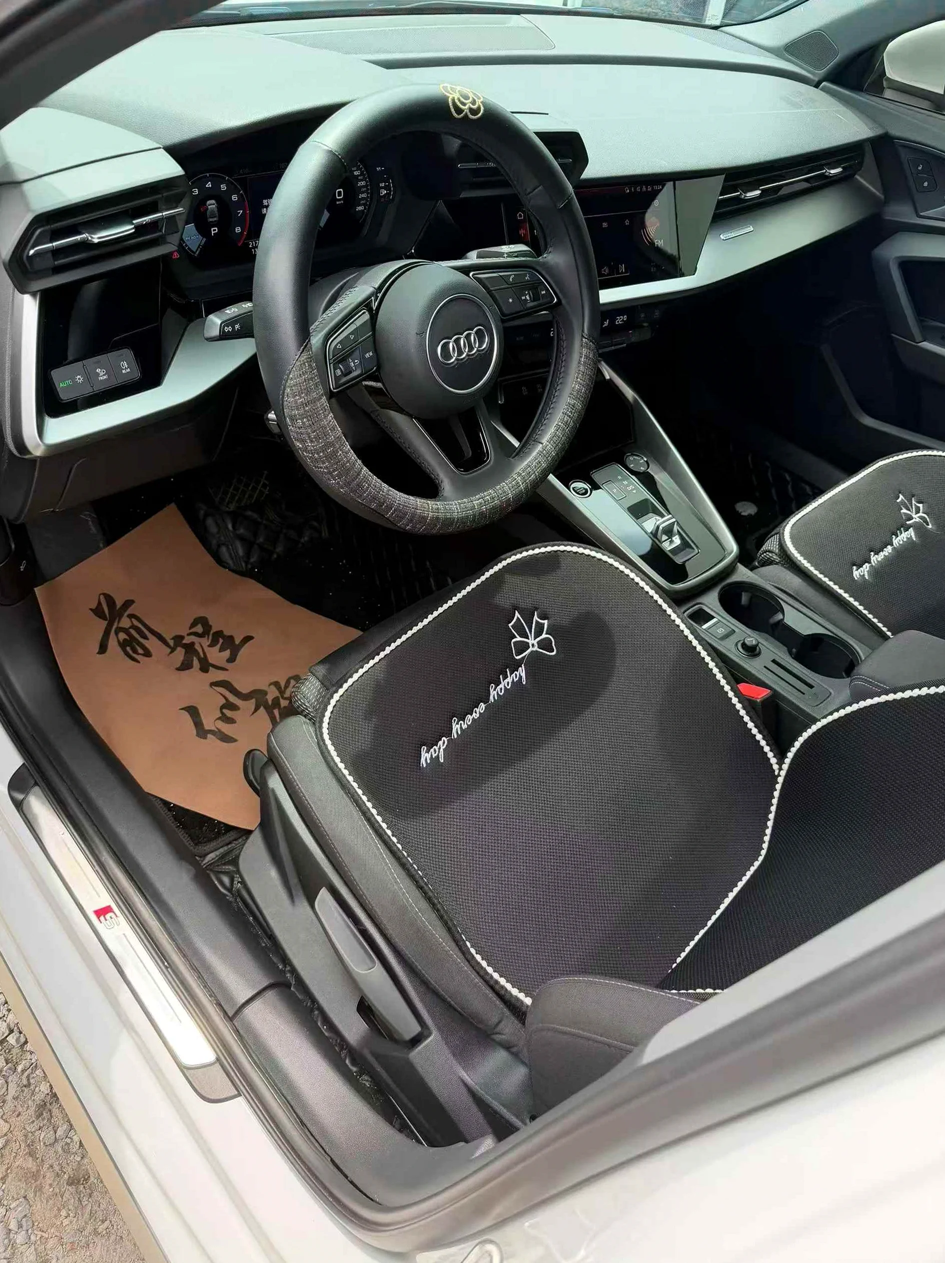 奥迪A3 后面外观一
